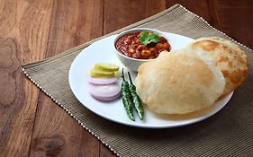 Collection O Eon Inn Near Pune Airport